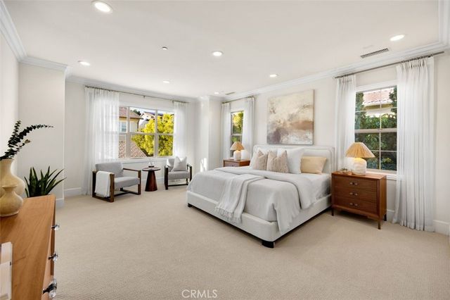 77 Clifford, Irvine, CA 92618