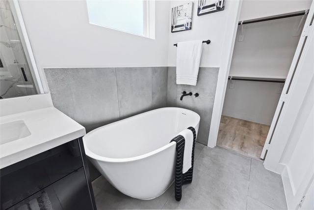 7210 England Street, Houston, TX 77021