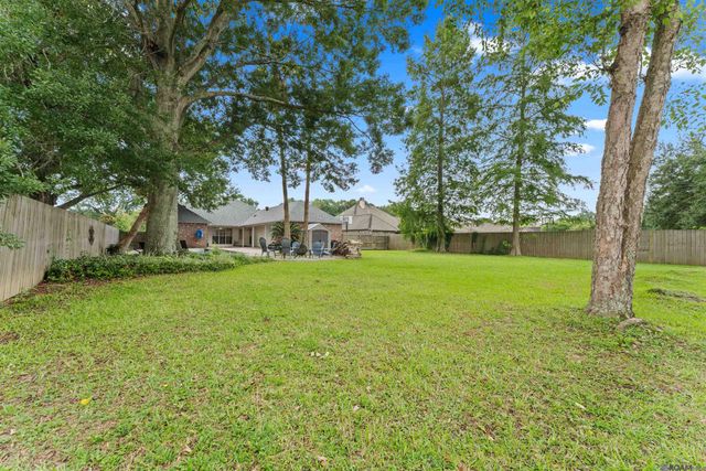 6214 Riverine Dr, Baton Rouge, LA 70820