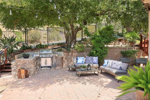 10842 Owens, Tujunga, CA 91042