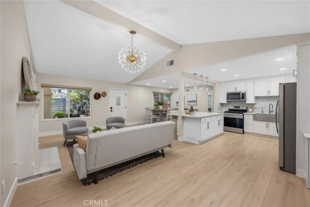 10842 Owens, Tujunga, CA 91042