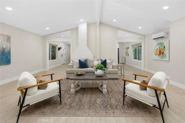 10842 Owens, Tujunga, CA 91042