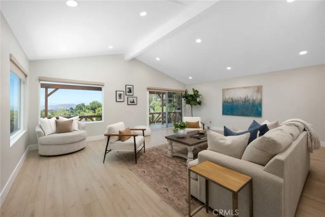 10842 Owens, Tujunga, CA 91042