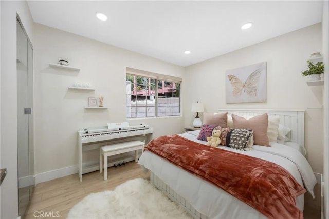 10842 Owens, Tujunga, CA 91042