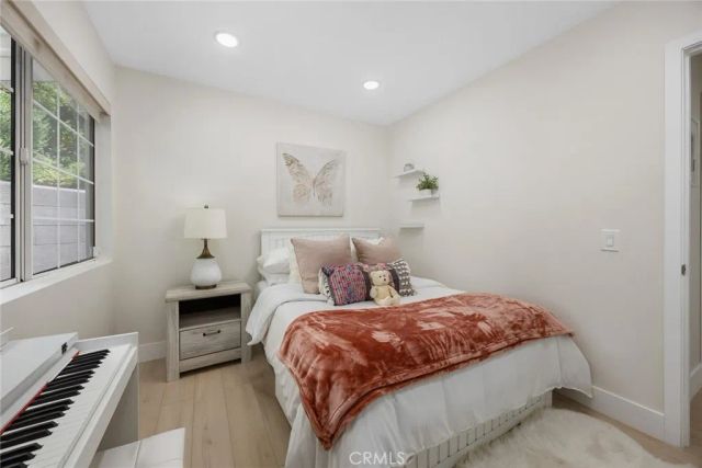 10842 Owens, Tujunga, CA 91042