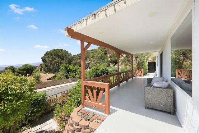 10842 Owens, Tujunga, CA 91042