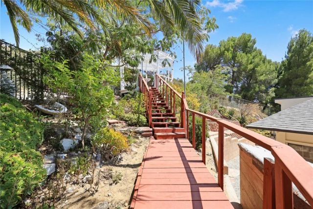 10842 Owens, Tujunga, CA 91042