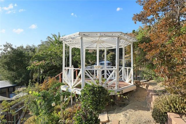 10842 Owens, Tujunga, CA 91042