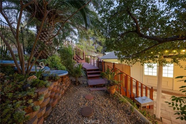 10842 Owens, Tujunga, CA 91042