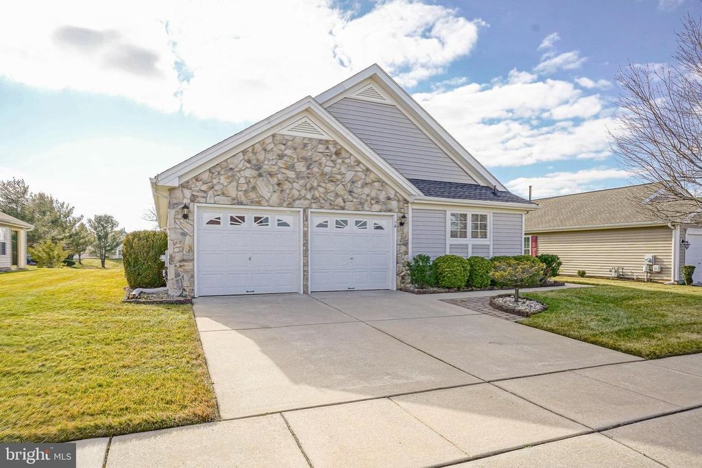 16 MAGNOLIA LN, Sewell, NJ 08080