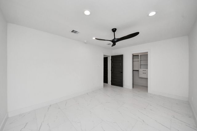213 W 8th Street, Deer Park, TX 77536