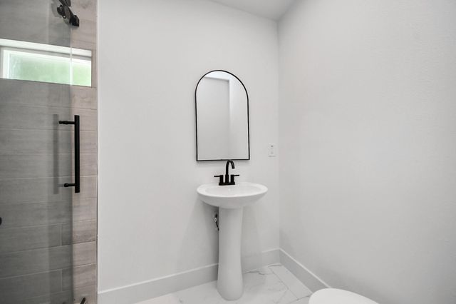 213 W 8th Street, Deer Park, TX 77536