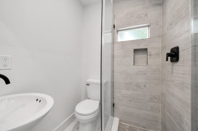 213 W 8th Street, Deer Park, TX 77536