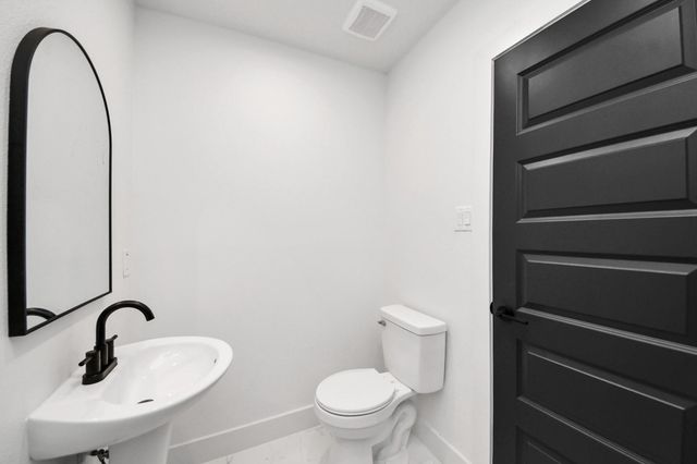 213 W 8th Street, Deer Park, TX 77536