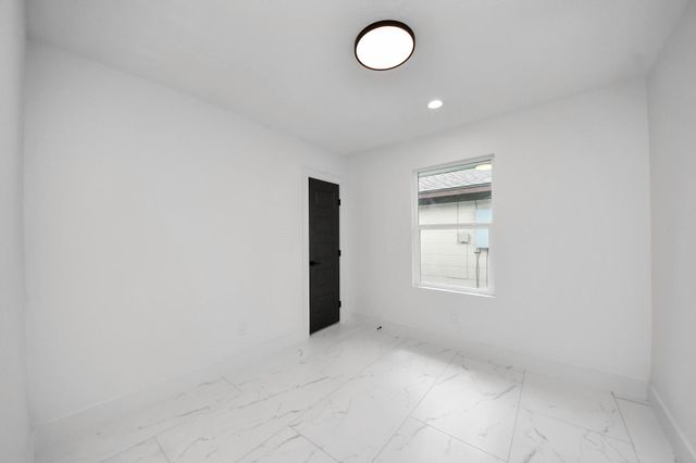 213 W 8th Street, Deer Park, TX 77536