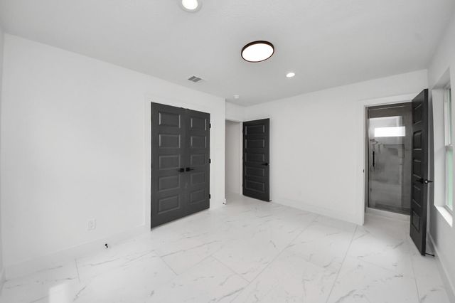 213 W 8th Street, Deer Park, TX 77536