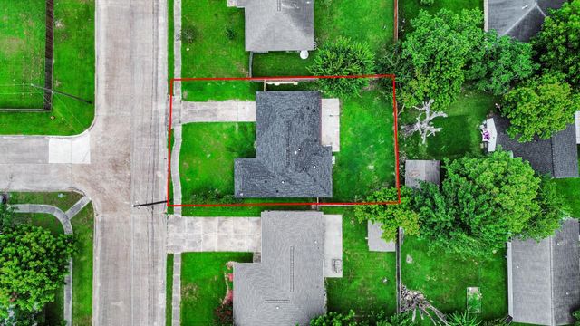 213 W 8th Street, Deer Park, TX 77536