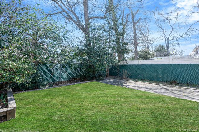 170 Beachview Street, Copiague, NY 11726