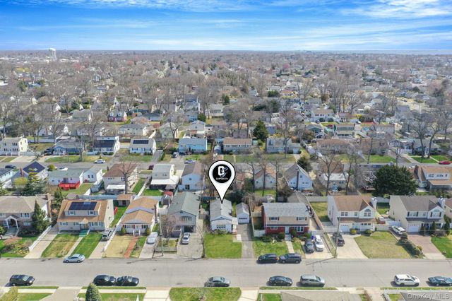 170 Beachview Street, Copiague, NY 11726