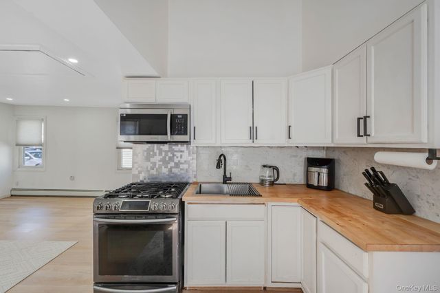 170 Beachview Street, Copiague, NY 11726