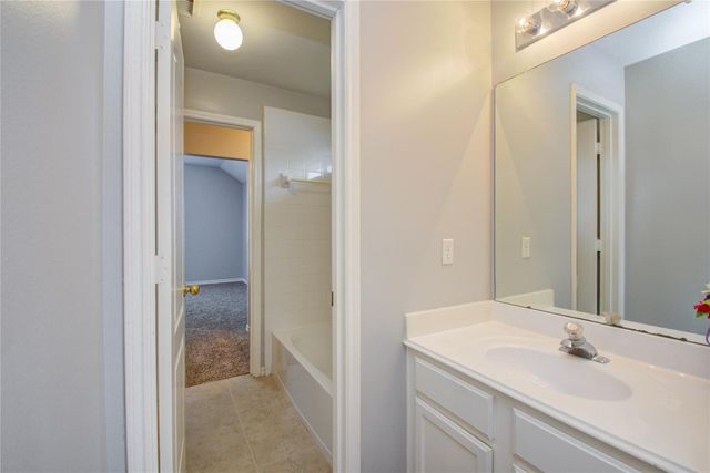 411 Green Stone Court, Houston, TX 77094