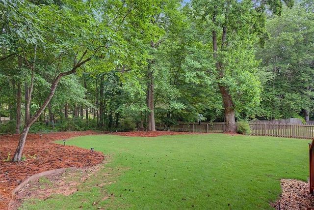 506 Broadstone Lane NW, Acworth, GA 30101