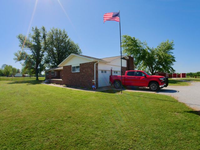 67601 E 94 Road, Wyandotte, OK 74370