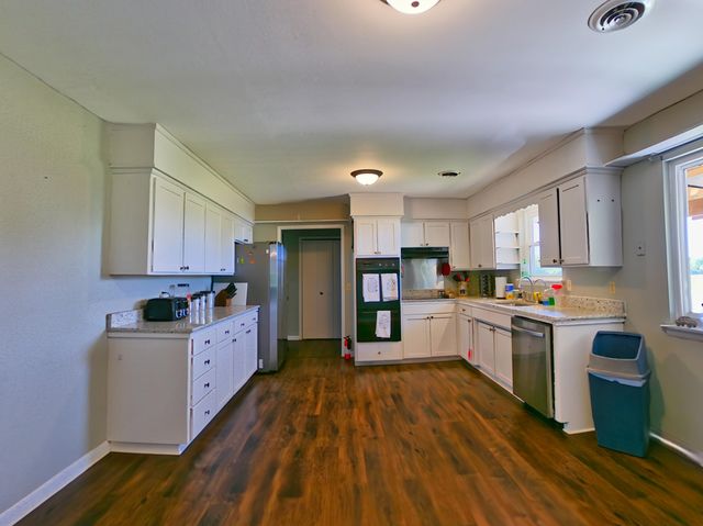 67601 E 94 Road, Wyandotte, OK 74370