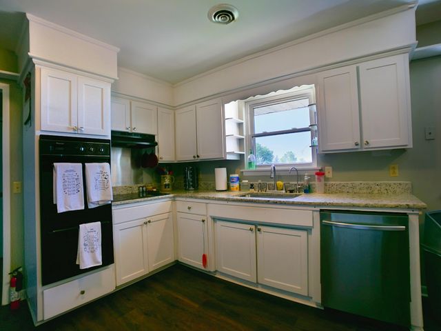 67601 E 94 Road, Wyandotte, OK 74370