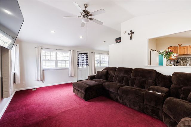 11220 South Lake Road, Pavilion, NY 14525