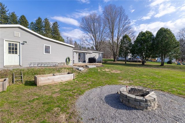 11220 South Lake Road, Pavilion, NY 14525