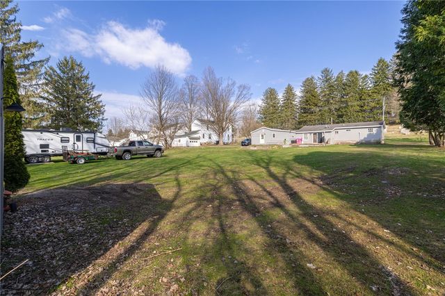 11220 South Lake Road, Pavilion, NY 14525