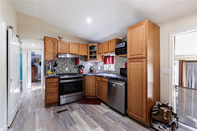 11220 South Lake Road, Pavilion, NY 14525