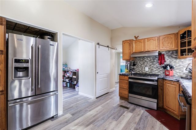 11220 South Lake Road, Pavilion, NY 14525