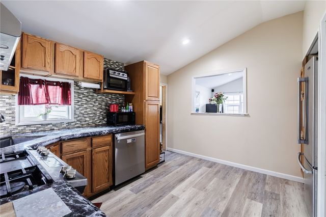 11220 South Lake Road, Pavilion, NY 14525