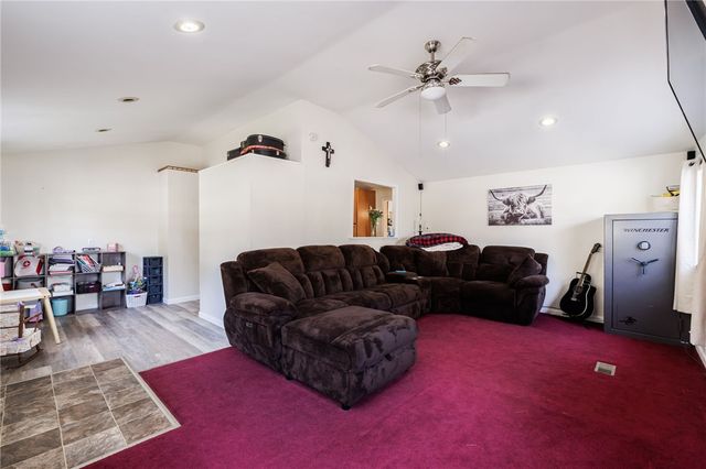 11220 South Lake Road, Pavilion, NY 14525