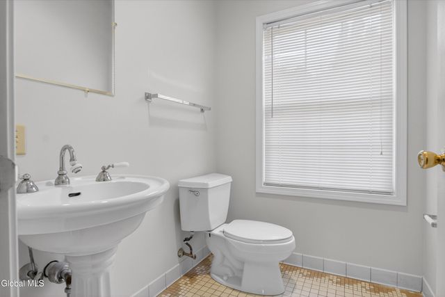 3 Beach Court, Saratoga Springs, Outside, NY 12866