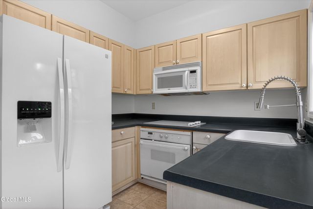 3 Beach Court, Saratoga Springs, Outside, NY 12866