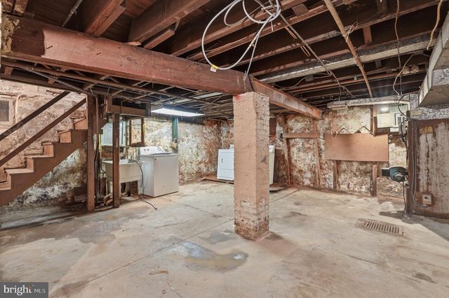 1 SPRUCE ST, Marcus Hook, PA 19061