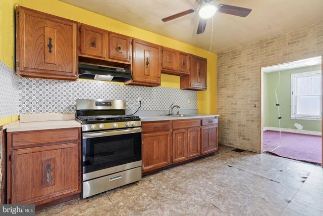1 SPRUCE ST, Marcus Hook, PA 19061