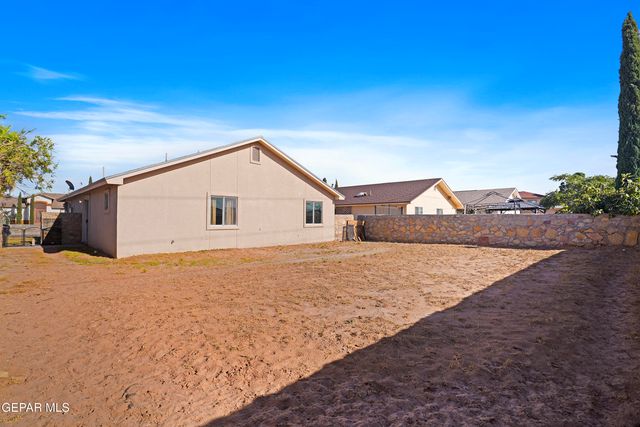 693 DESERT SAGE Drive, Horizon City, TX 79928