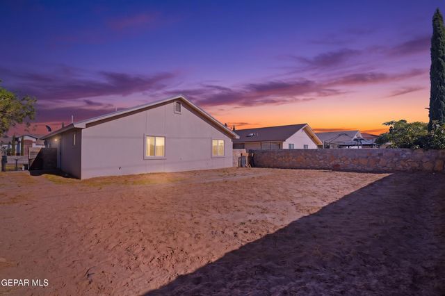 693 DESERT SAGE Drive, Horizon City, TX 79928