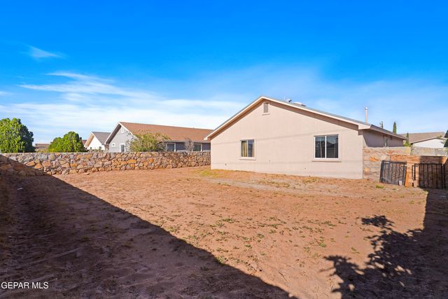 693 DESERT SAGE Drive, Horizon City, TX 79928