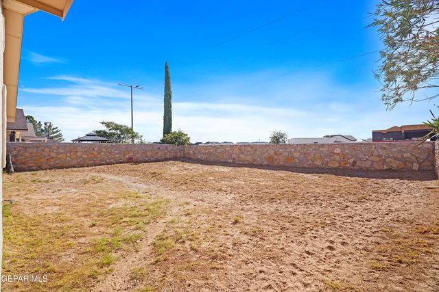 693 DESERT SAGE Drive, Horizon City, TX 79928