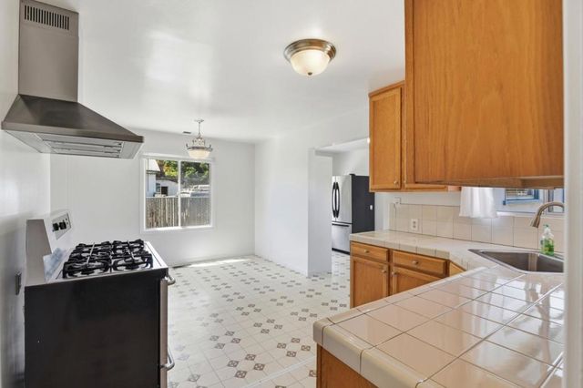 663 Myrtle Avenue, South San Francisco, CA 94080