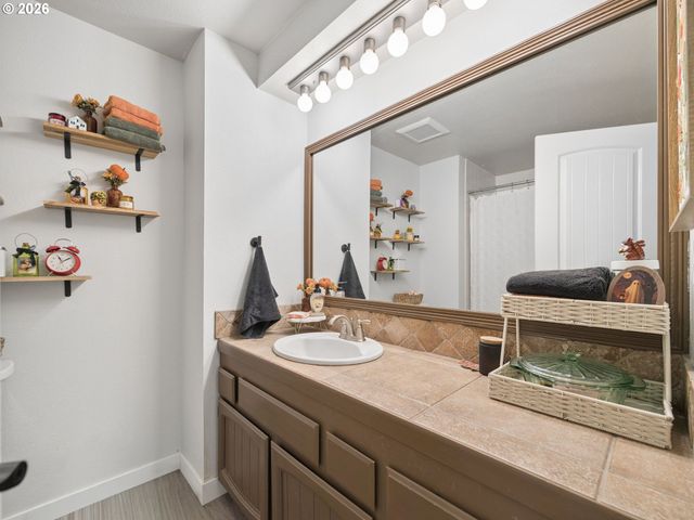 21367 Sw MAKAH Ct, Tualatin, OR 97062