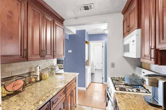 271 Lake Pointe Circle 271, Middle Island, NY 11953