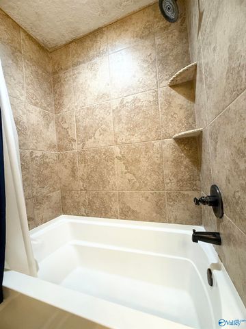 3915 Oak Breeze Road, Southside, AL 35907