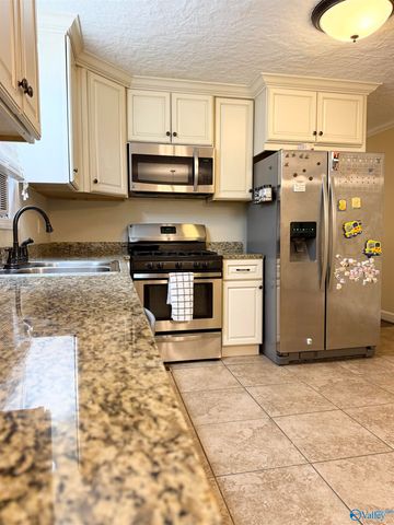 3915 Oak Breeze Road, Southside, AL 35907