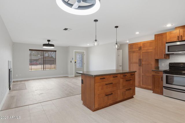 4922 W TOWNLEY Avenue, Glendale, AZ 85302